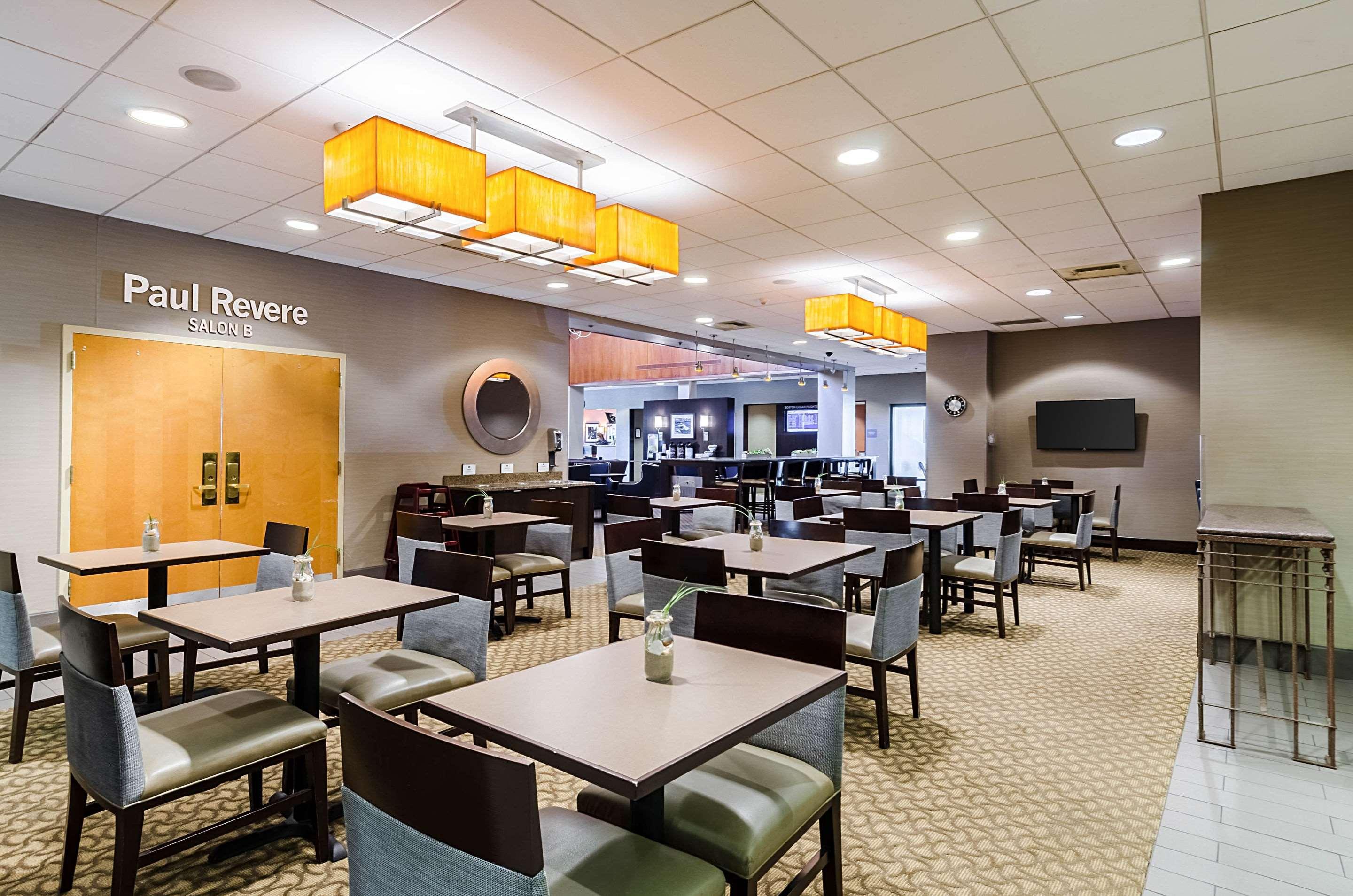 Comfort Inn & Suites Logan International Airport Revere Exterior photo